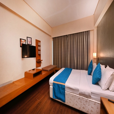 Hotel in santacruz near mumbai international airport